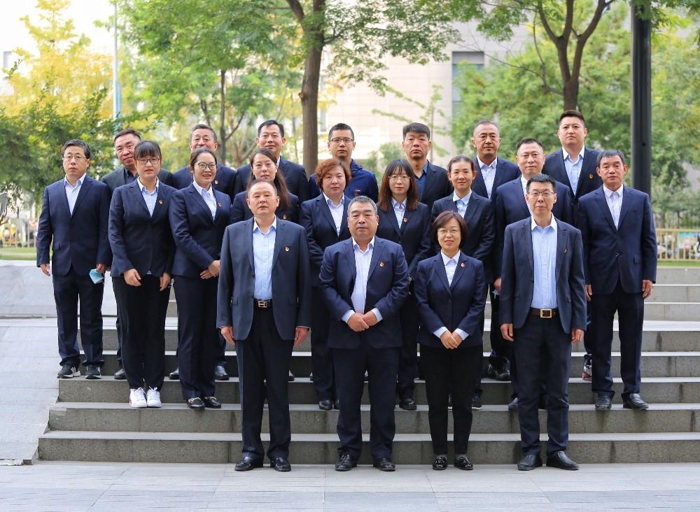 多元團隊凝合力，同舟共濟揚帆起